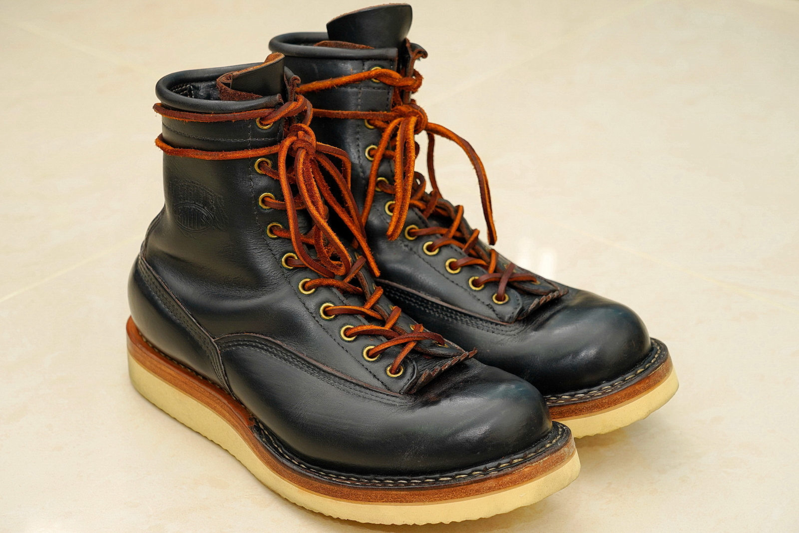 White's Boots Lace to Toe Horween Black，外觀1
