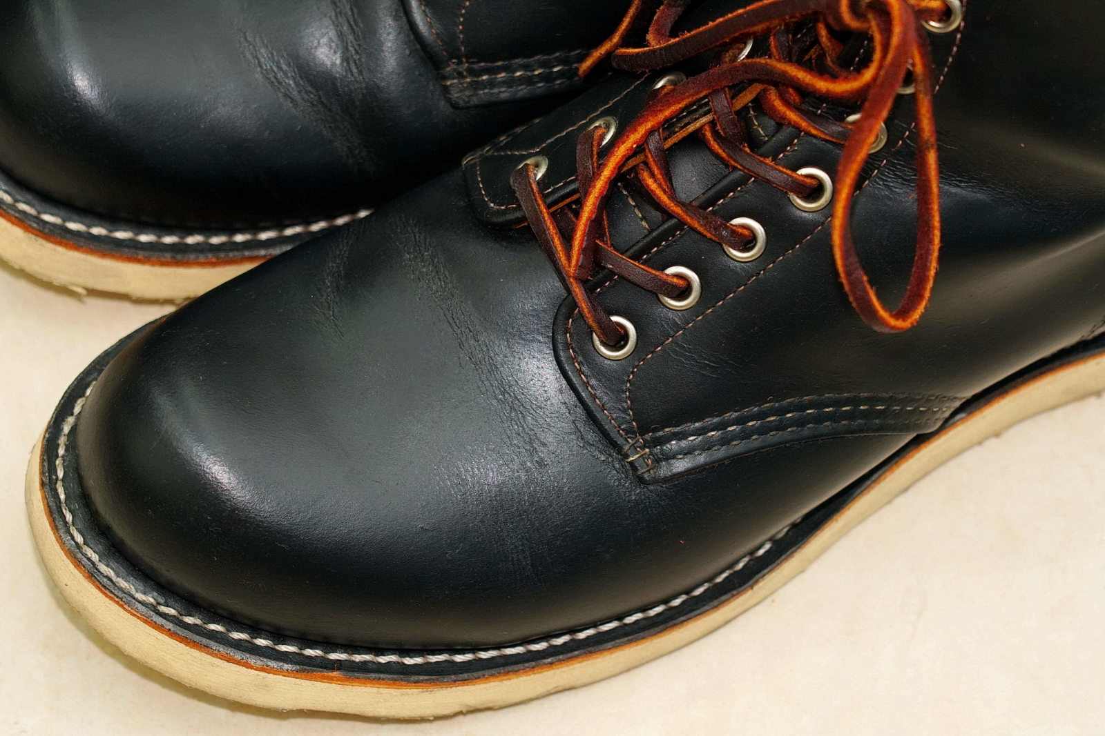 Red Wing 9870 ，特寫，鞋面