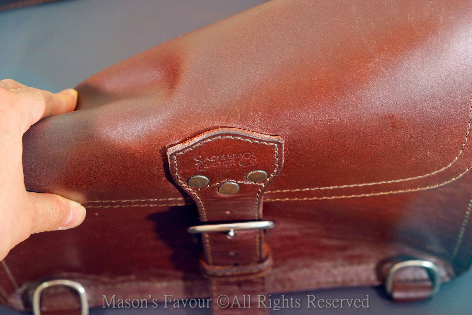 Saddleback Leather Satchel，經年著用皮革軟化狀態5