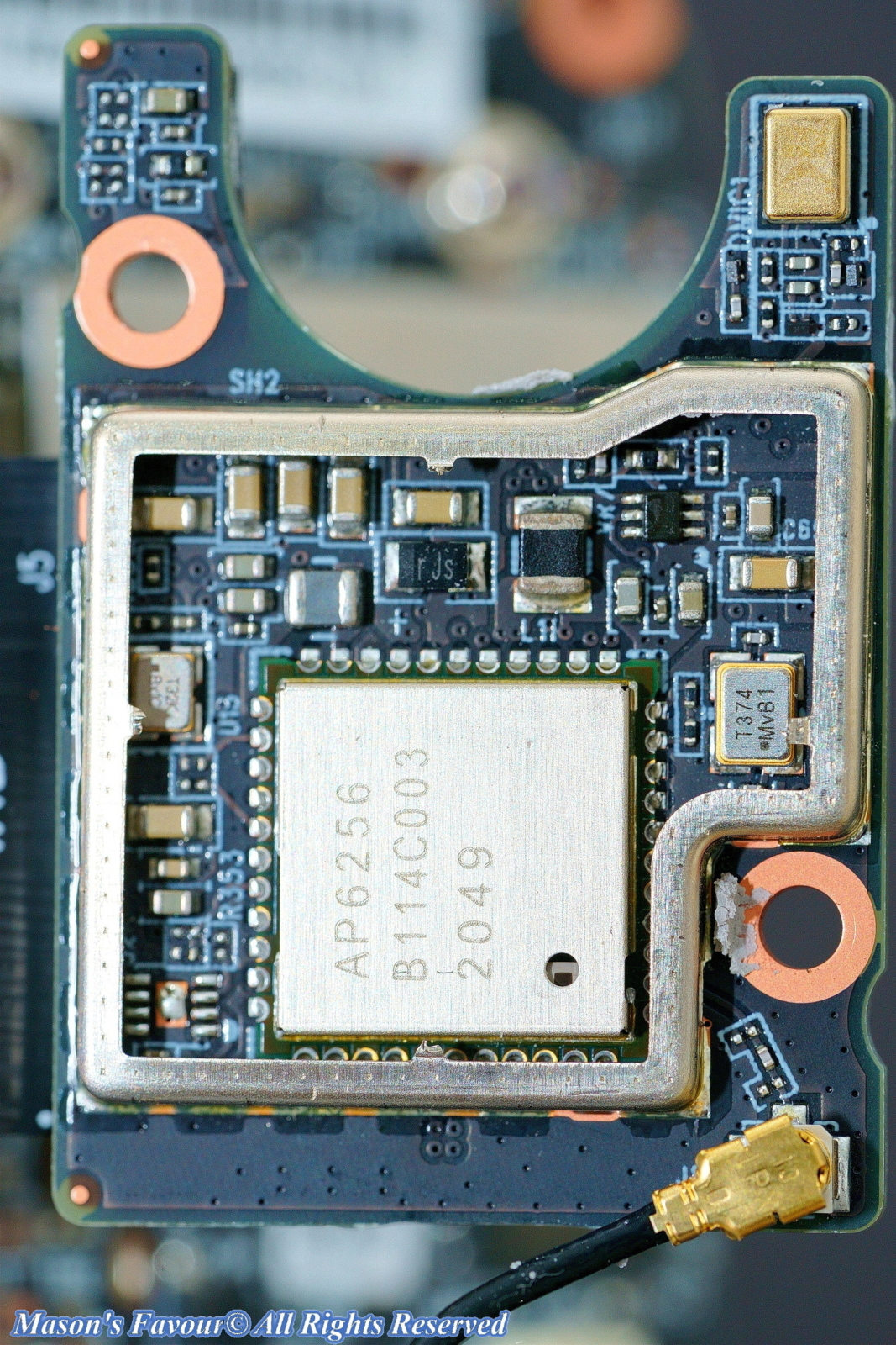 UniFi G3 Instant - Teardown 3, Un-shielding the Wi-Fi Chip 2