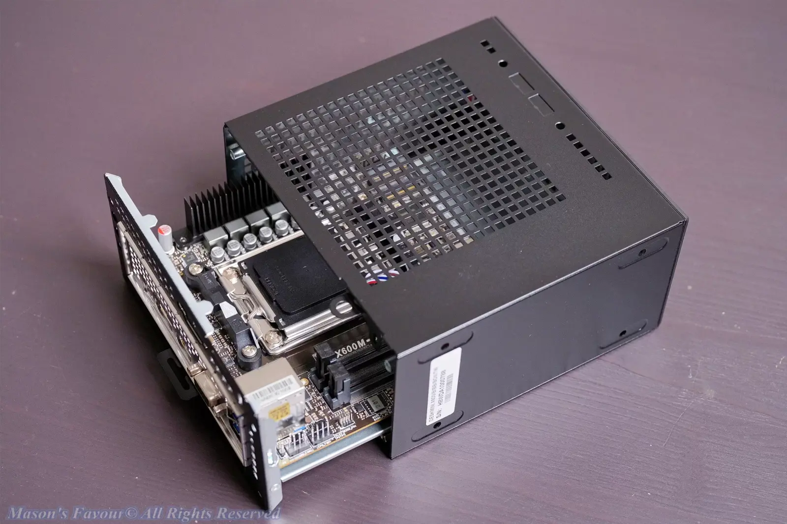 ASRock Deskmini X600 - MotherBoard & Case, Teardown 1