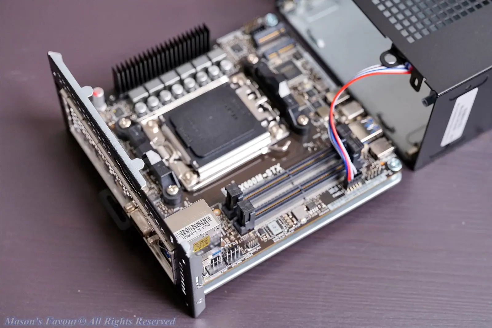 ASRock Deskmini X600 - MotherBoard, Perspective 2