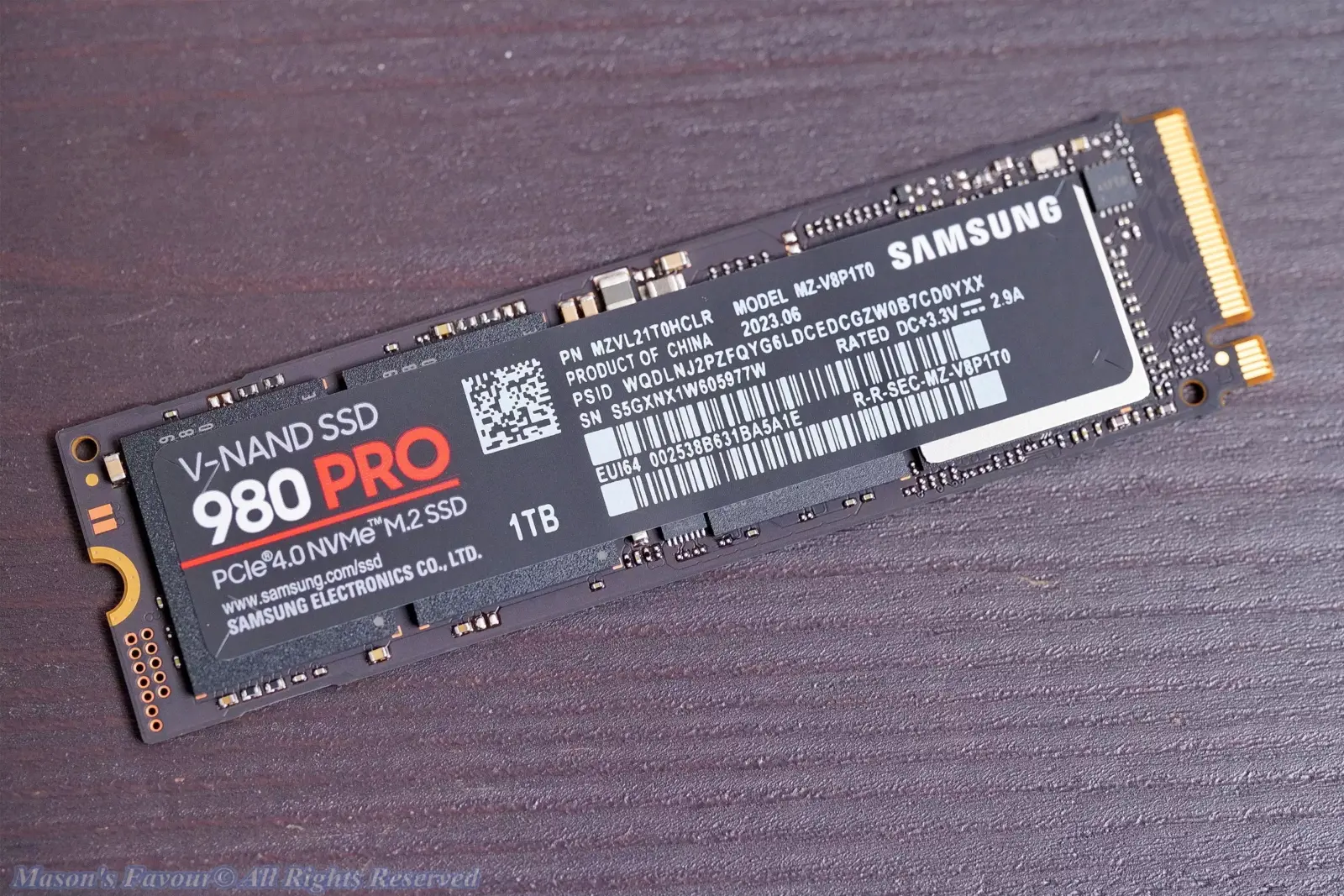 ASRock Deskmini X600 - Samsung 980 Pro NVME SSD, Perspective 1