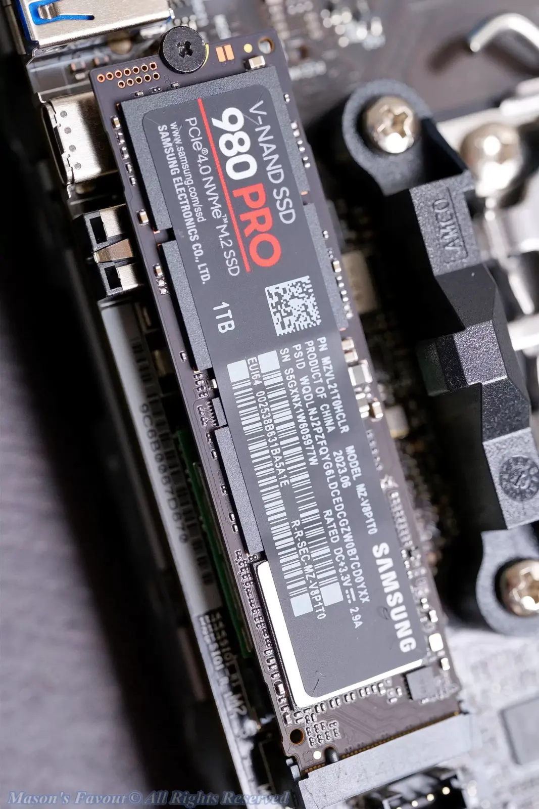 ASRock Deskmini X600 - Samsung 980 Pro NVME SSD, Installation 1