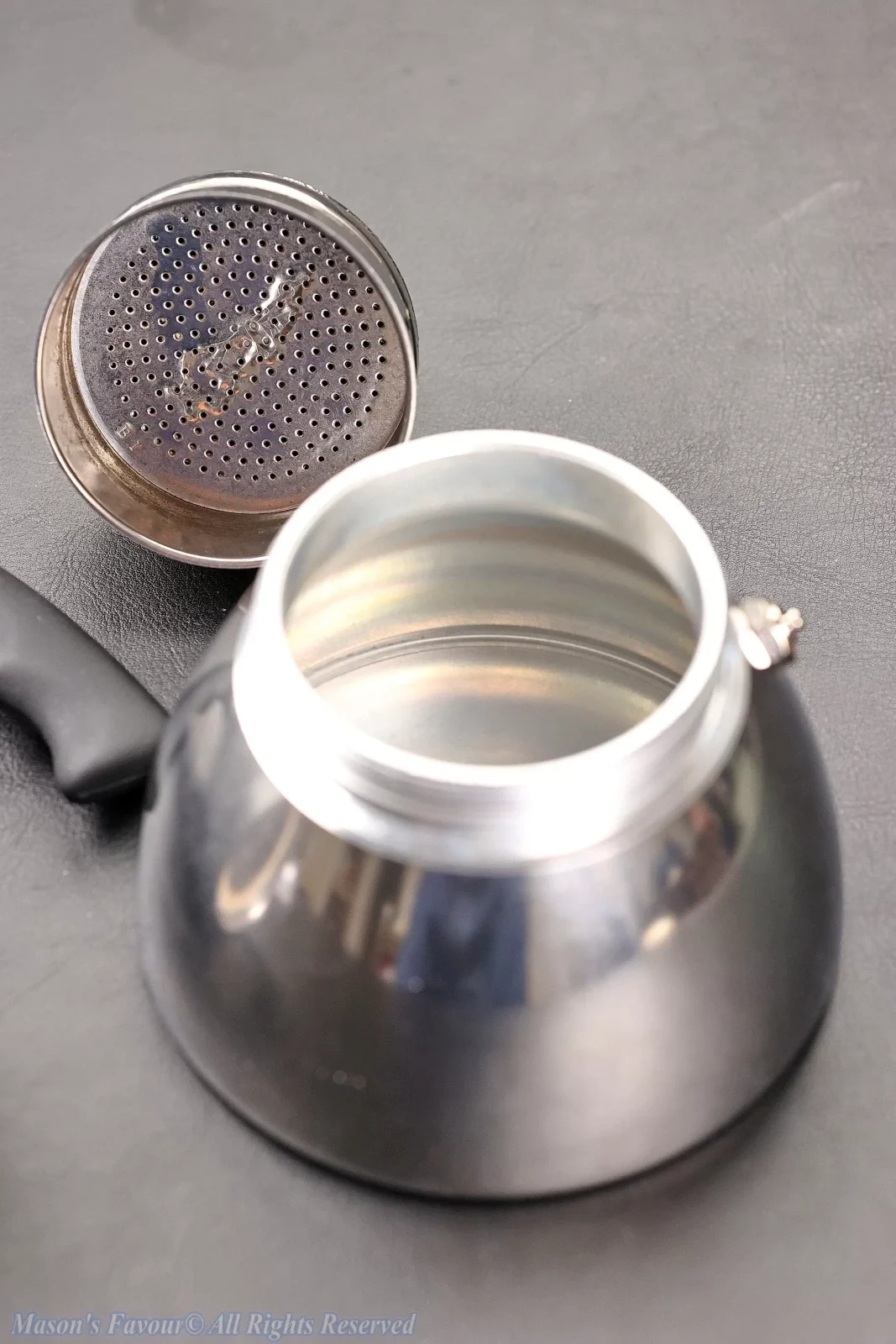 Bialetti New Brikka Induction Moka Pot - Lower Stainless Steel Tank with Coffee Powder Funnel 2