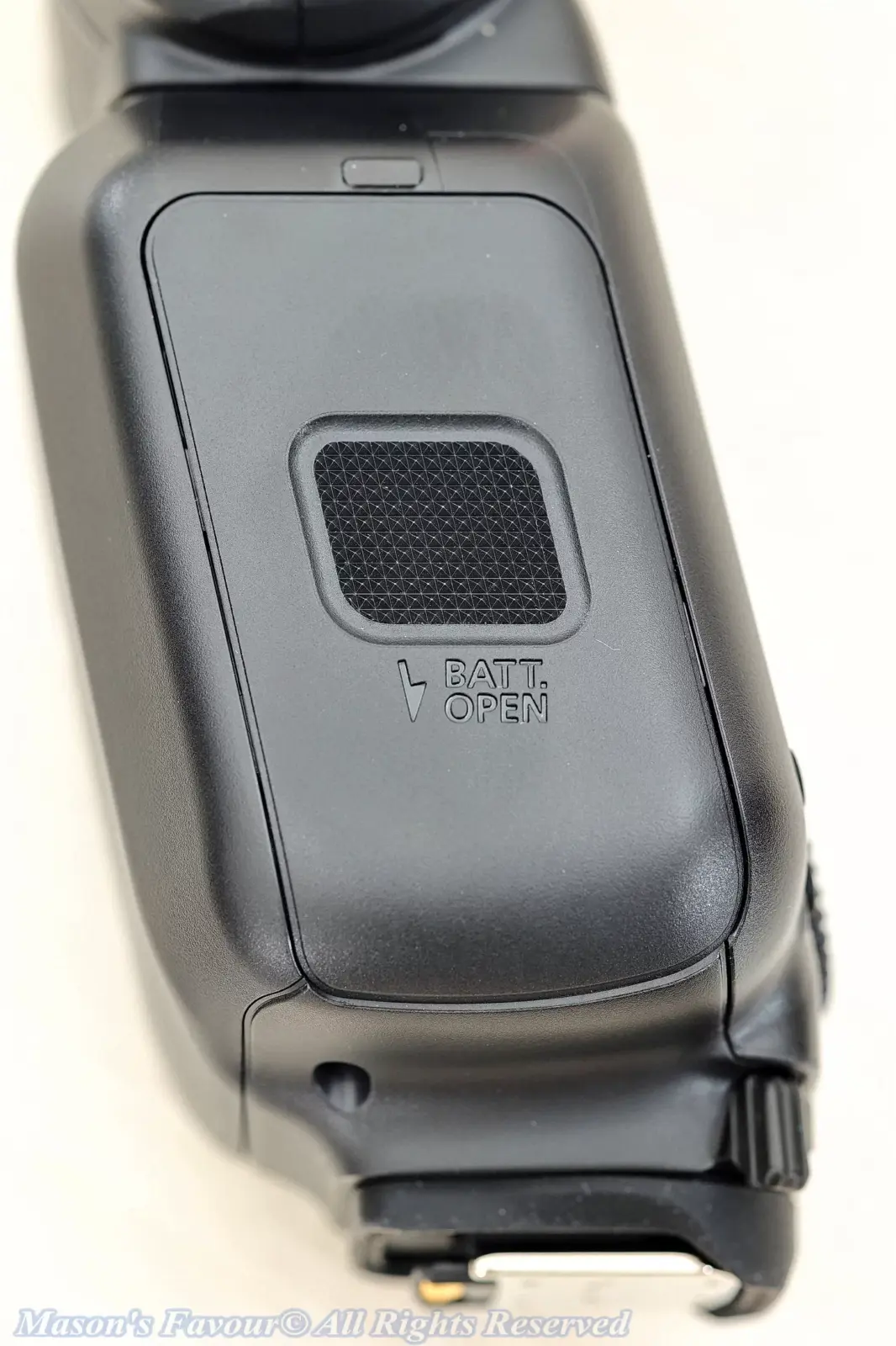 Canon-Speedlite-EL-5 - Battery Compartment