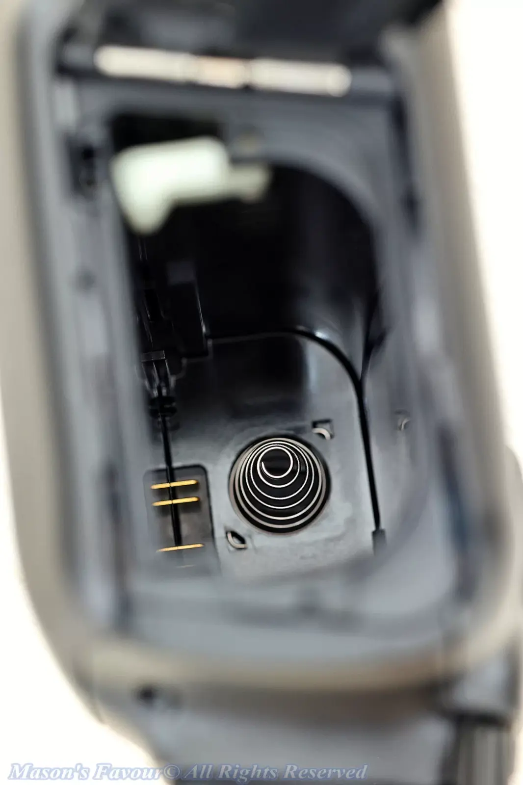 Canon-Speedlite-EL-5 - Battery Compartment, Metal Contacts & Spring inside