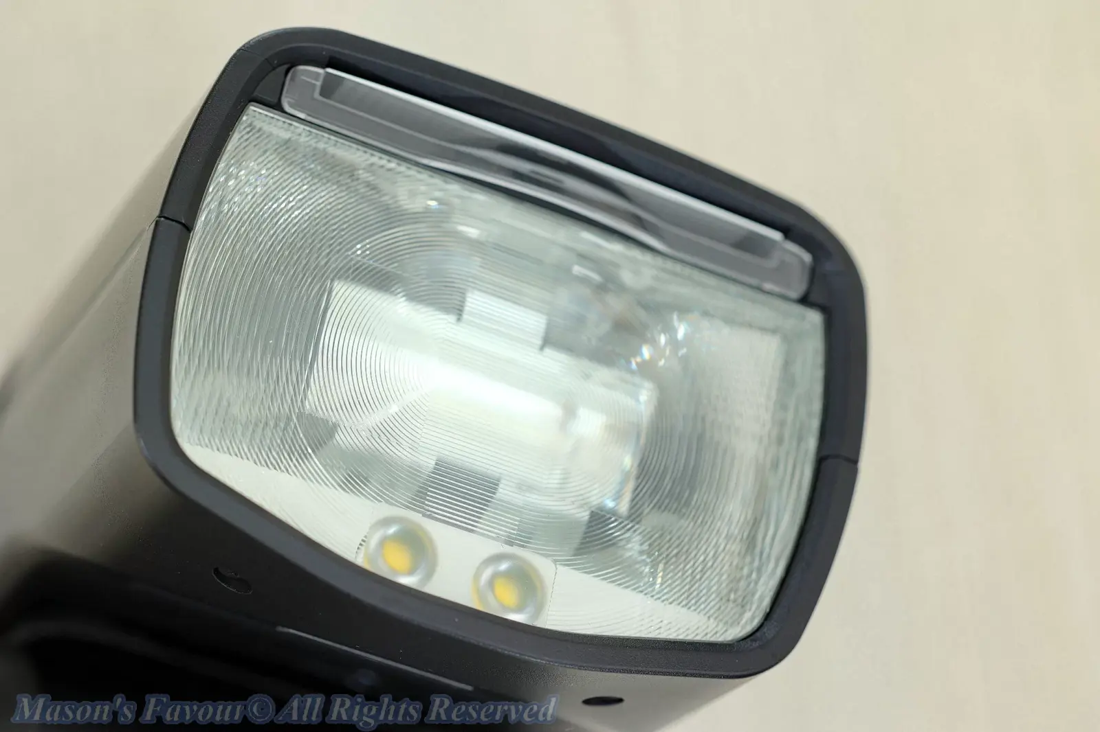 Canon Speedlite EL-5 - LED Lamps underneath the Flash Lamp
