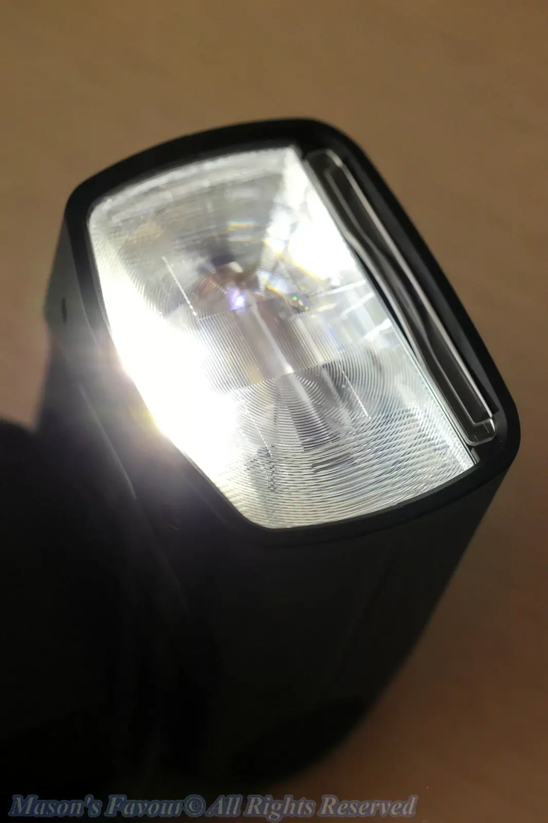 Canon Speedlite EL-5 - LED Lamps underneath the Flash Lamp, Switching on