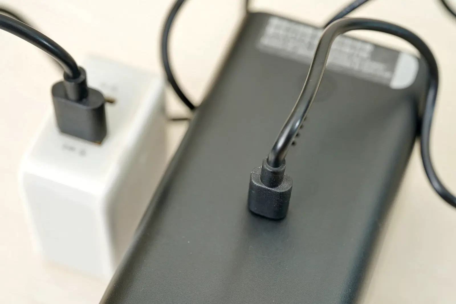 Femobook A2 Coffee Grinder - USB-C/USB-A Power Cable 3