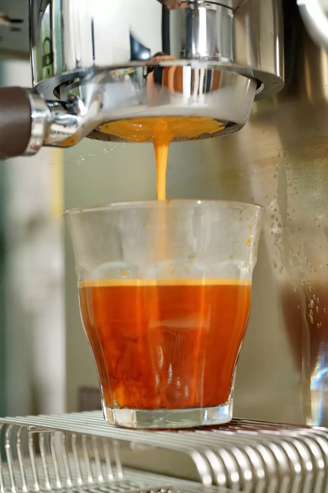 Femobook A2 Coffee Grinder - Brewing the Espresso 3