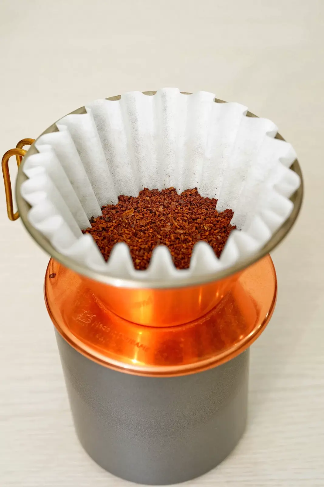 Femobook A2 Coffee Grinder - Ready to Brew the Pour-over Coffee 1
