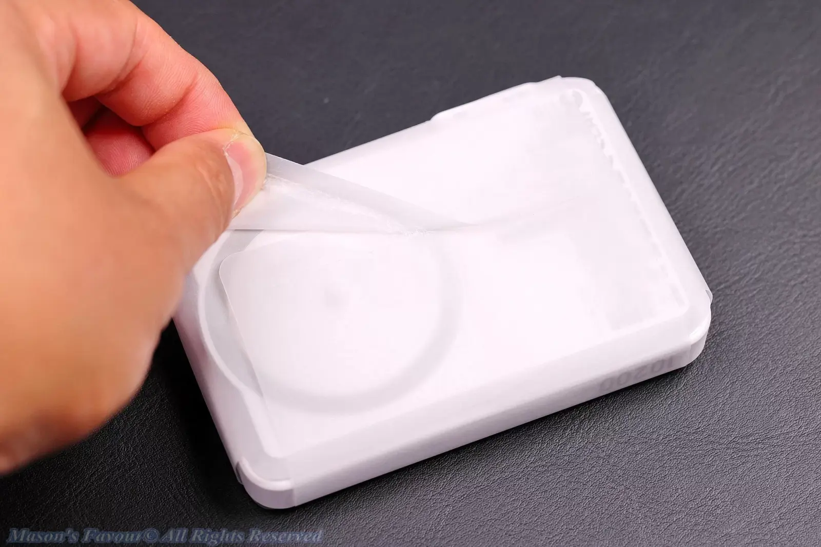 Innergie Qi2 Magnetic Battery Pack 10200mAh - Unboxing 3