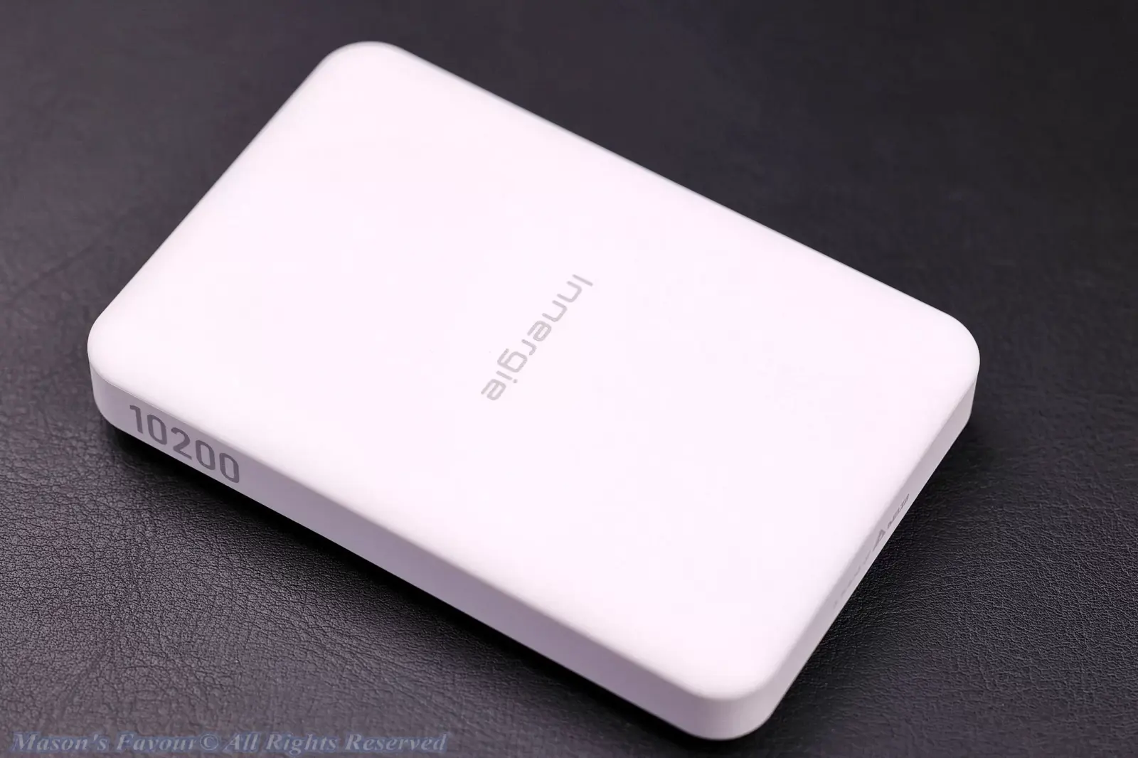 Innergie Qi2 Magnetic Battery Pack 10200mAh - Perspective 3