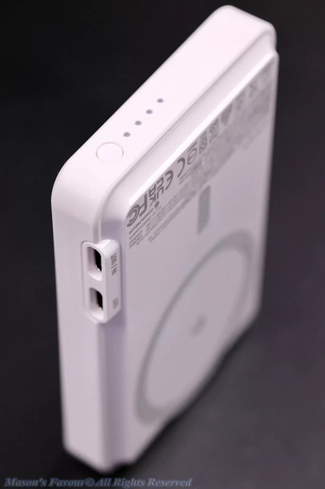 Innergie Qi2 Magnetic Battery Pack 10200mAh - Vertical Perspective