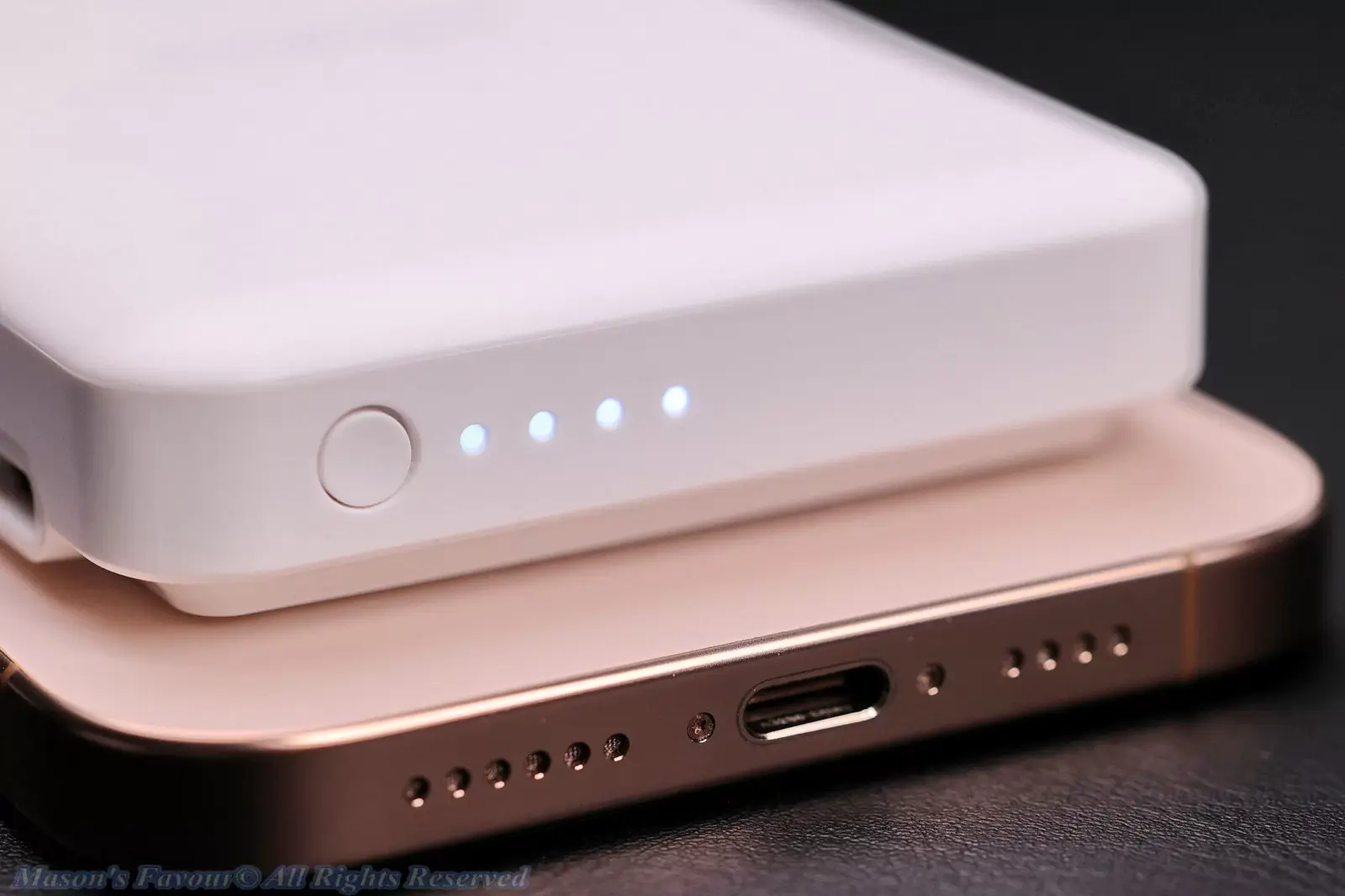 Innergie Qi2 Magnetic Battery Pack 10200mAh - iPhone 16 Pro Max Charging, Enlarged View 7