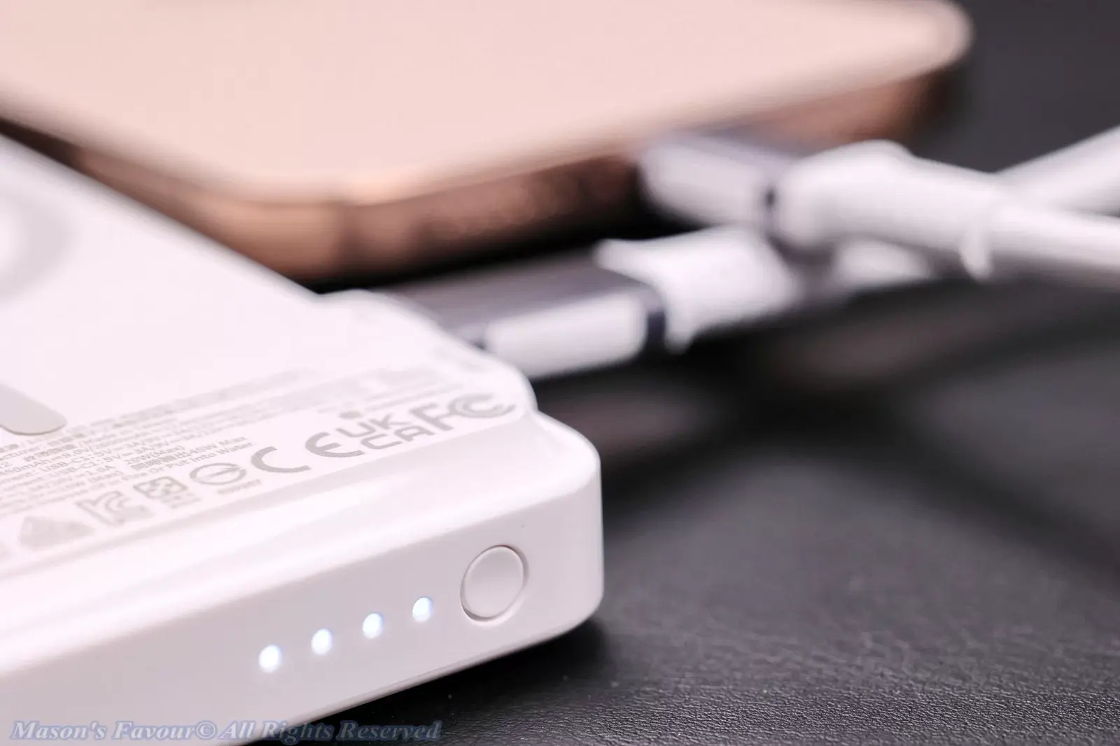 Innergie Qi2 Magnetic Battery Pack 10200mAh - iPhone 16 Pro Max Wire Charging, Enlarged View 3