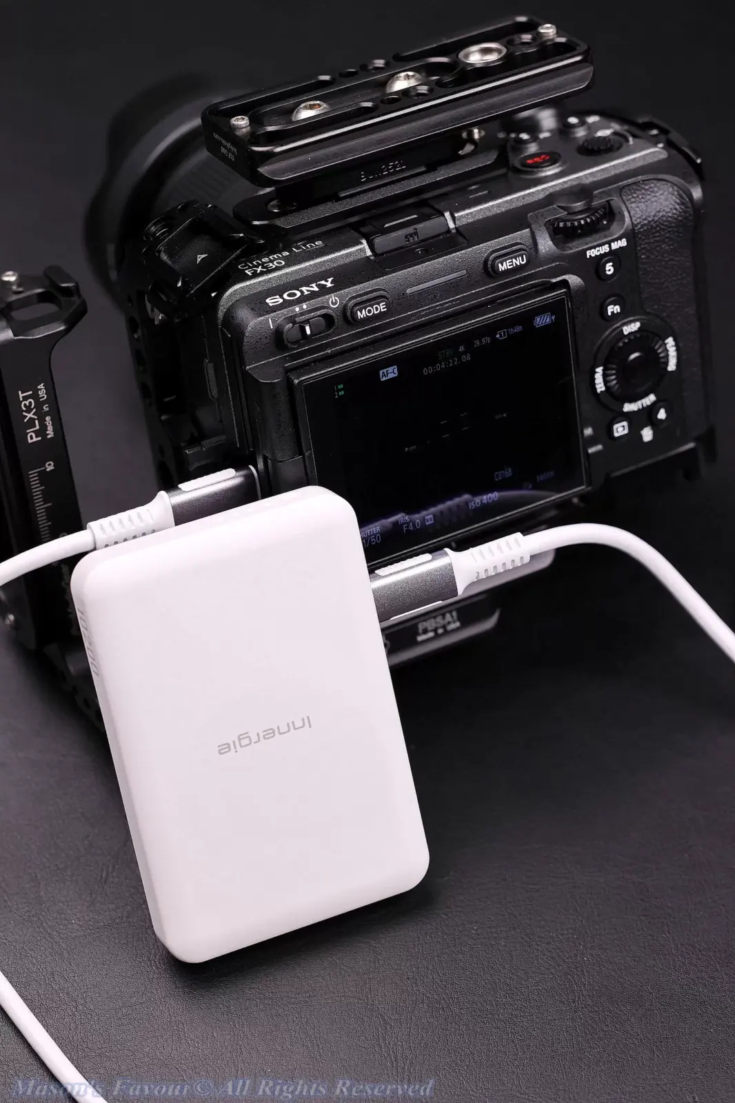 Innergie Qi2 Magnetic Battery Pack 10200mAh - Camera Power Supply 1