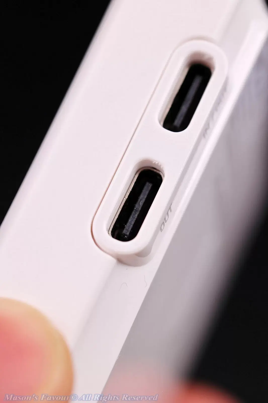 Innergie Qi2 Magnetic Battery Pack 10200mAh - Hand-on 5