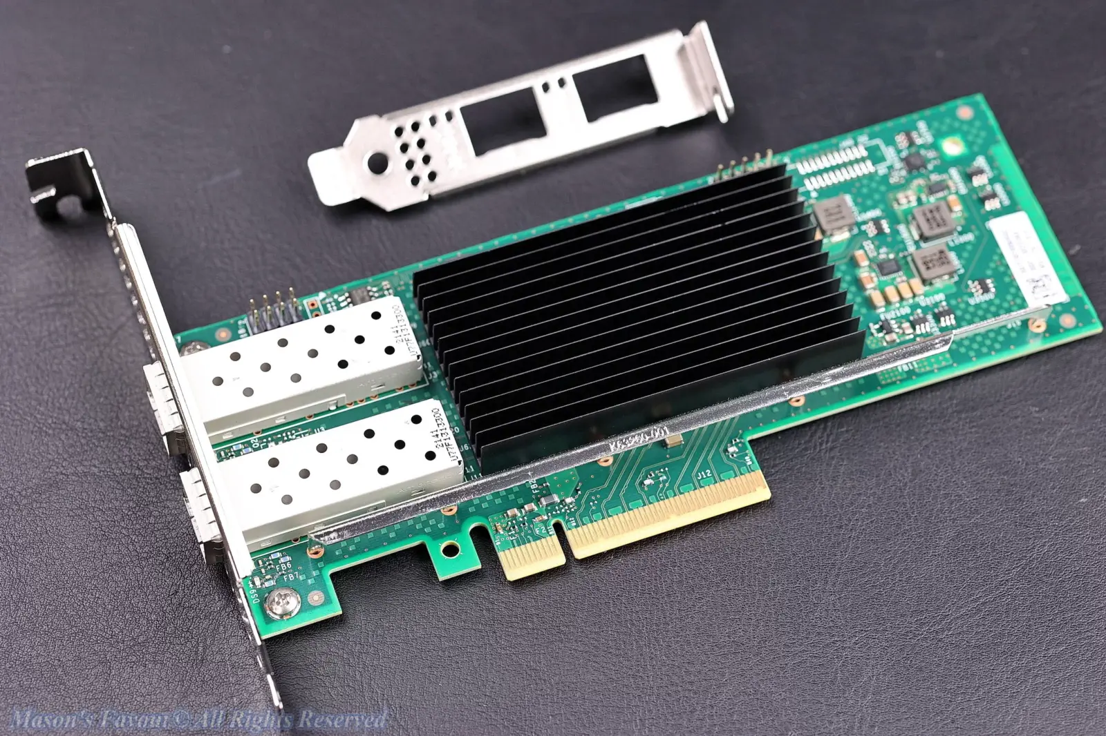 Intel E810-XXV 25GbE SFP28 NIC - NIC Card and Low Profile Rear Panel