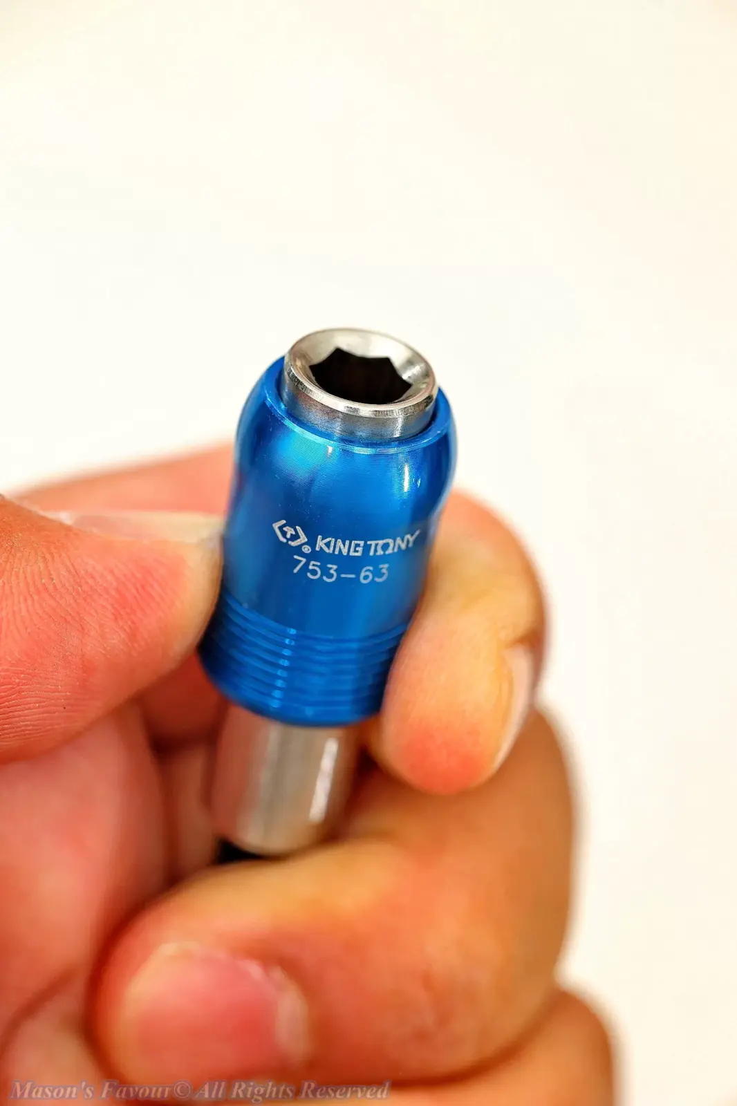King Tony 32540MR Ratchet ScrewDriver & Bit Set - Backward Movement of Outer Sleeve of the Short Bit Adapter for Detaching the Bit in the Socket