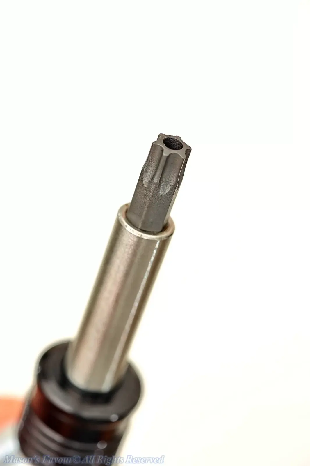 King Tony 32540MR Ratchet ScrewDriver & Bit Set - Torx Bit fitted to the Bit Socket of the Retractable Stem Holder on the Ratchet Screwdriver 3