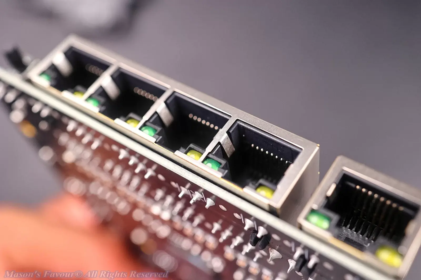 MikroTik CRS304-4XG-IN - Hands-on, XG Ports and POE-IN Port