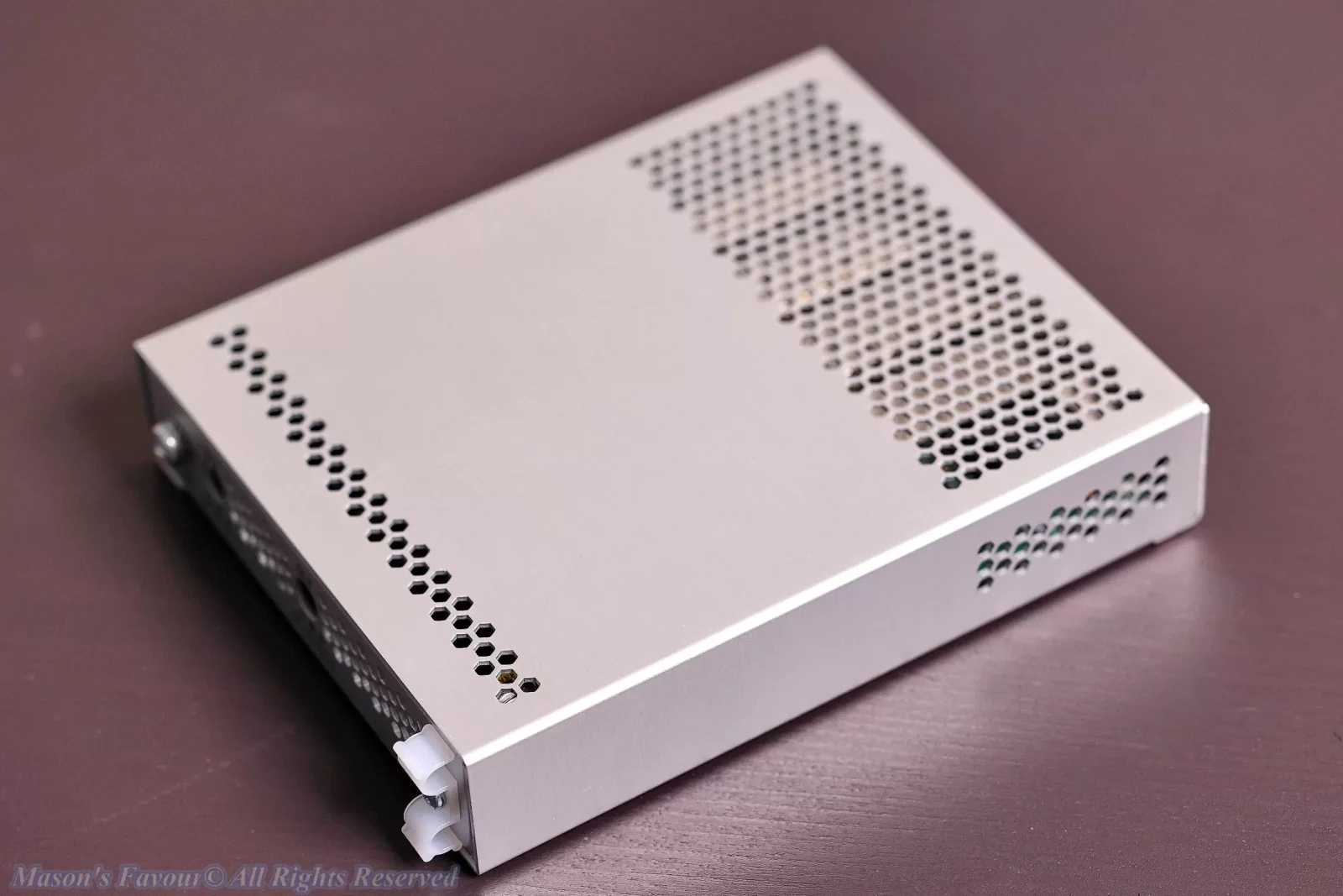 MikroTik CRS305-1G-4S+IN - Perspective 3