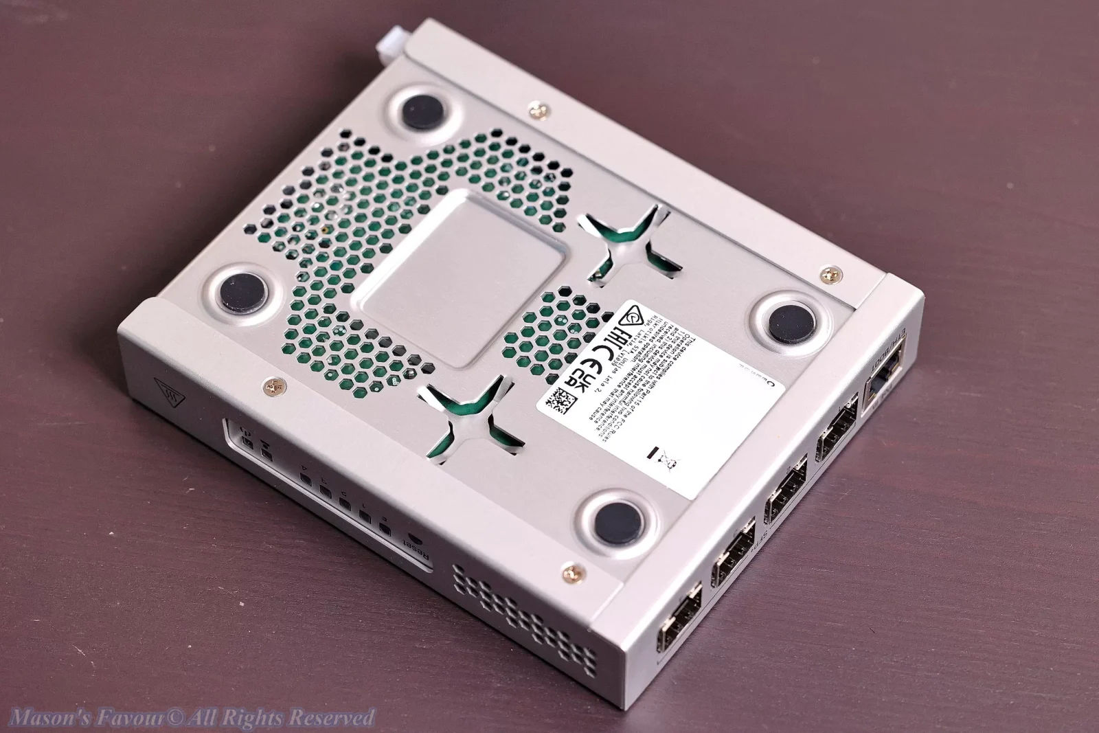 MikroTik CRS305-1G-4S+IN - Bottom Perspective