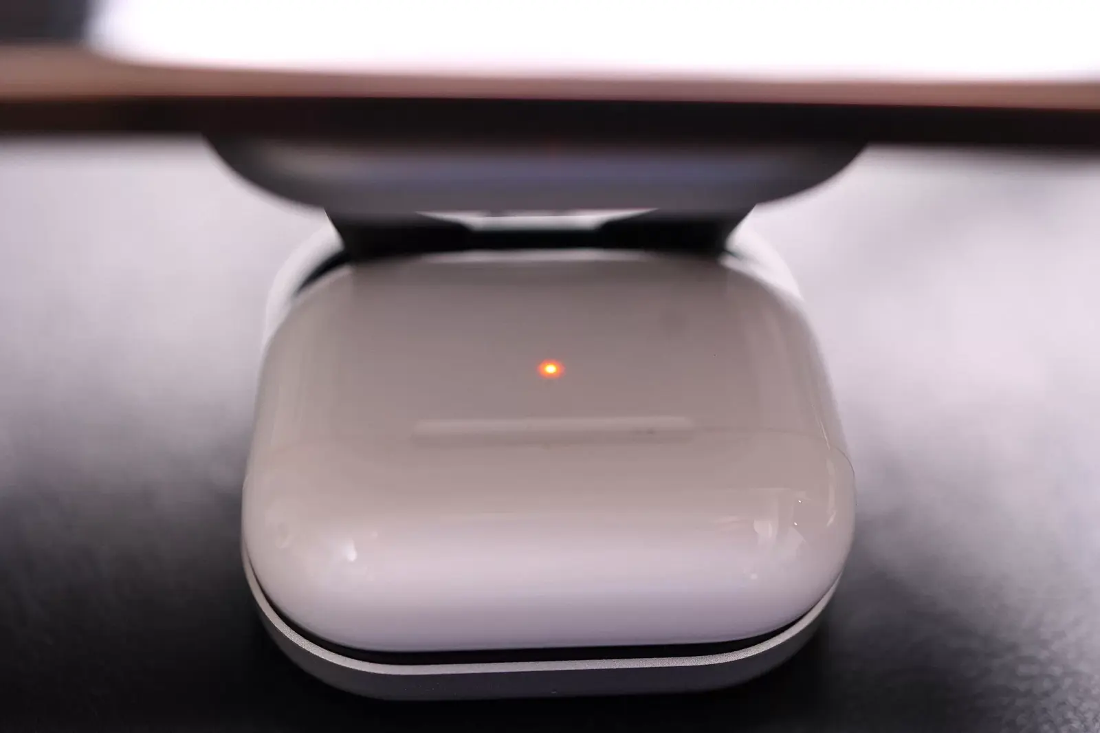 Monitormate MS-Z - AirPods with LED Light 1