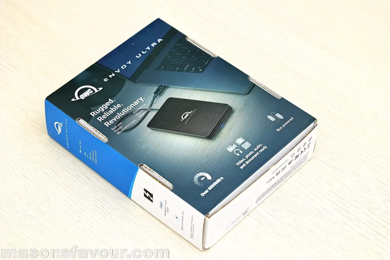 OWC Envoy Ultra Thunderbolt 5 SSD - Box 2