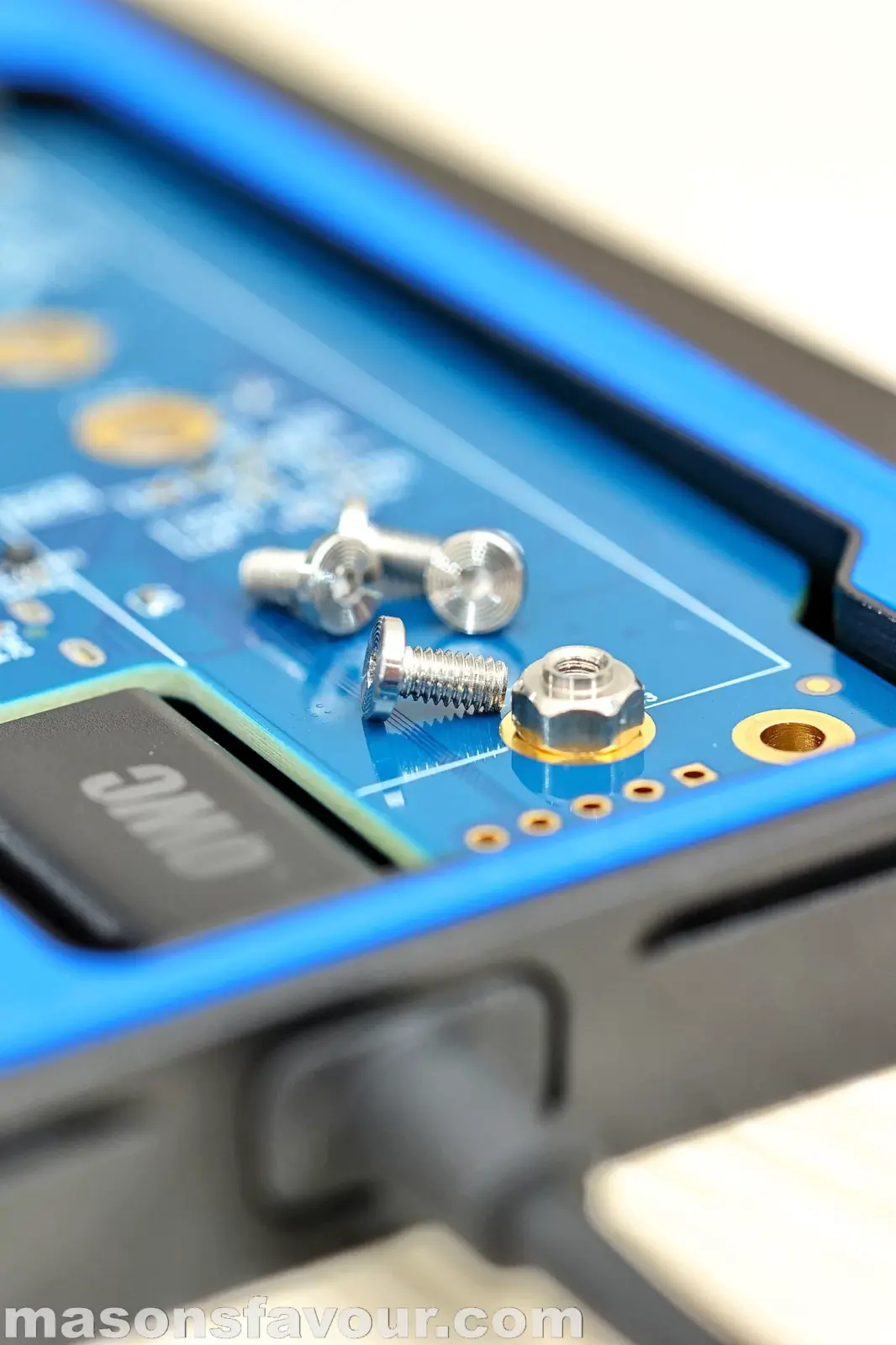 OWC Envoy Ultra Thunderbolt 5 SSD - PCB Detachement 1