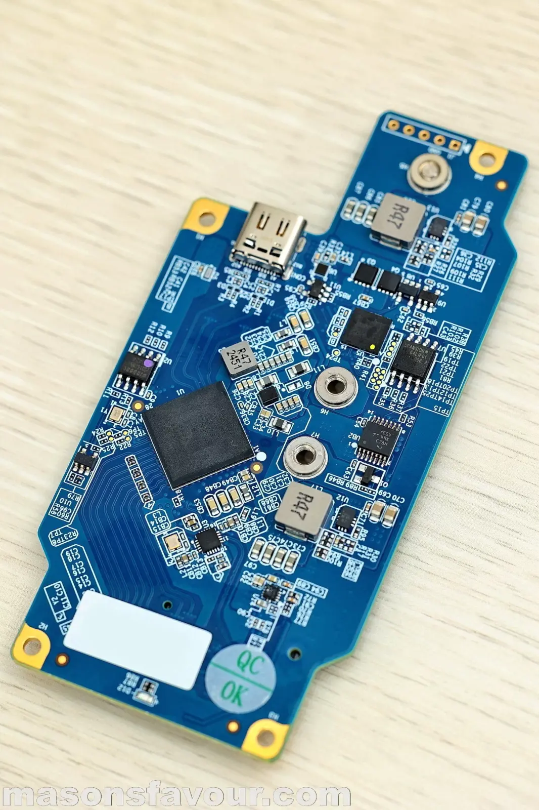 OWC Envoy Ultra Thunderbolt 5 SSD - PCB, Perspective 4