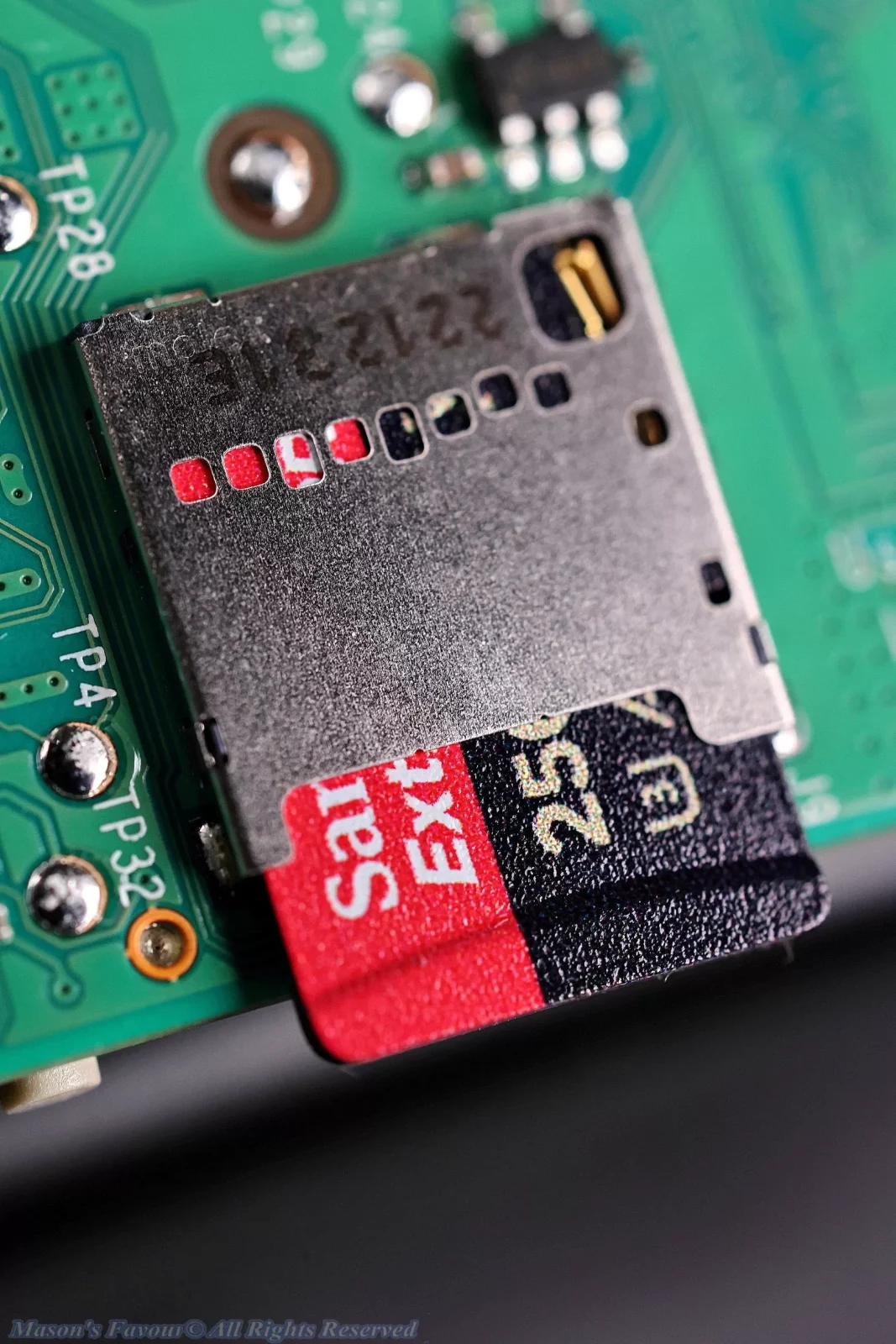 Raspberry Pi 5 - Micro SD Card Slot & Sandisk Micro SD Card 2