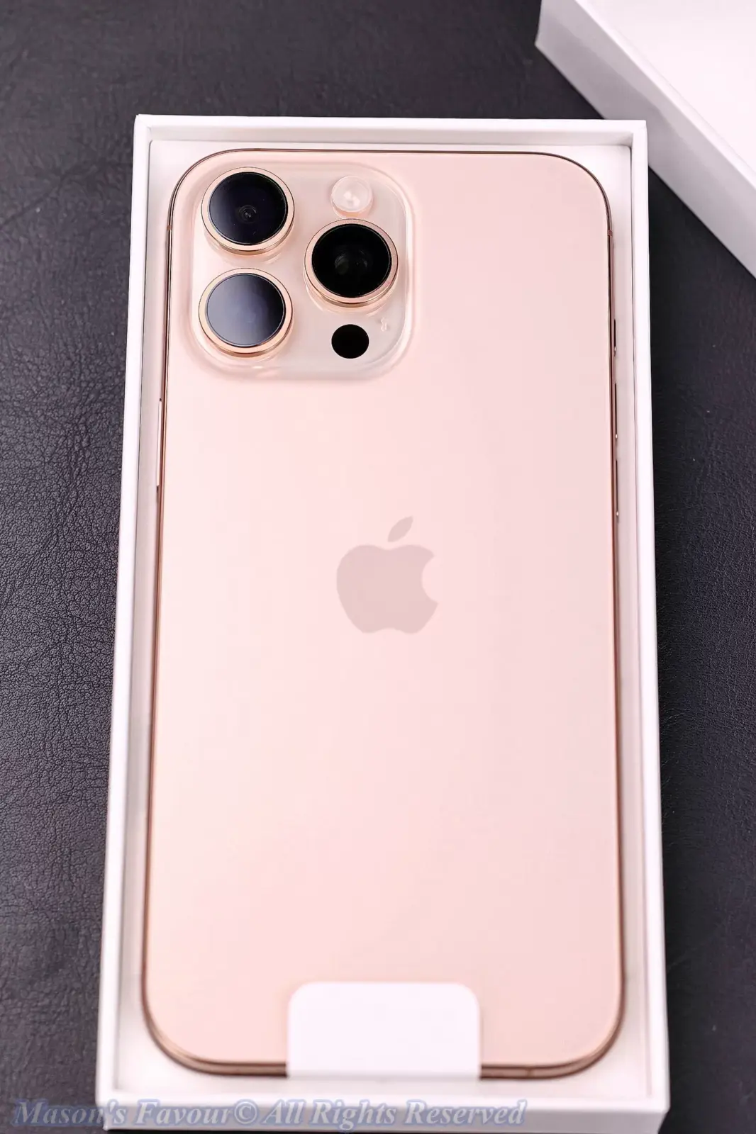 iPhone 16 Pro Max, Desert Titanium - Unboxing