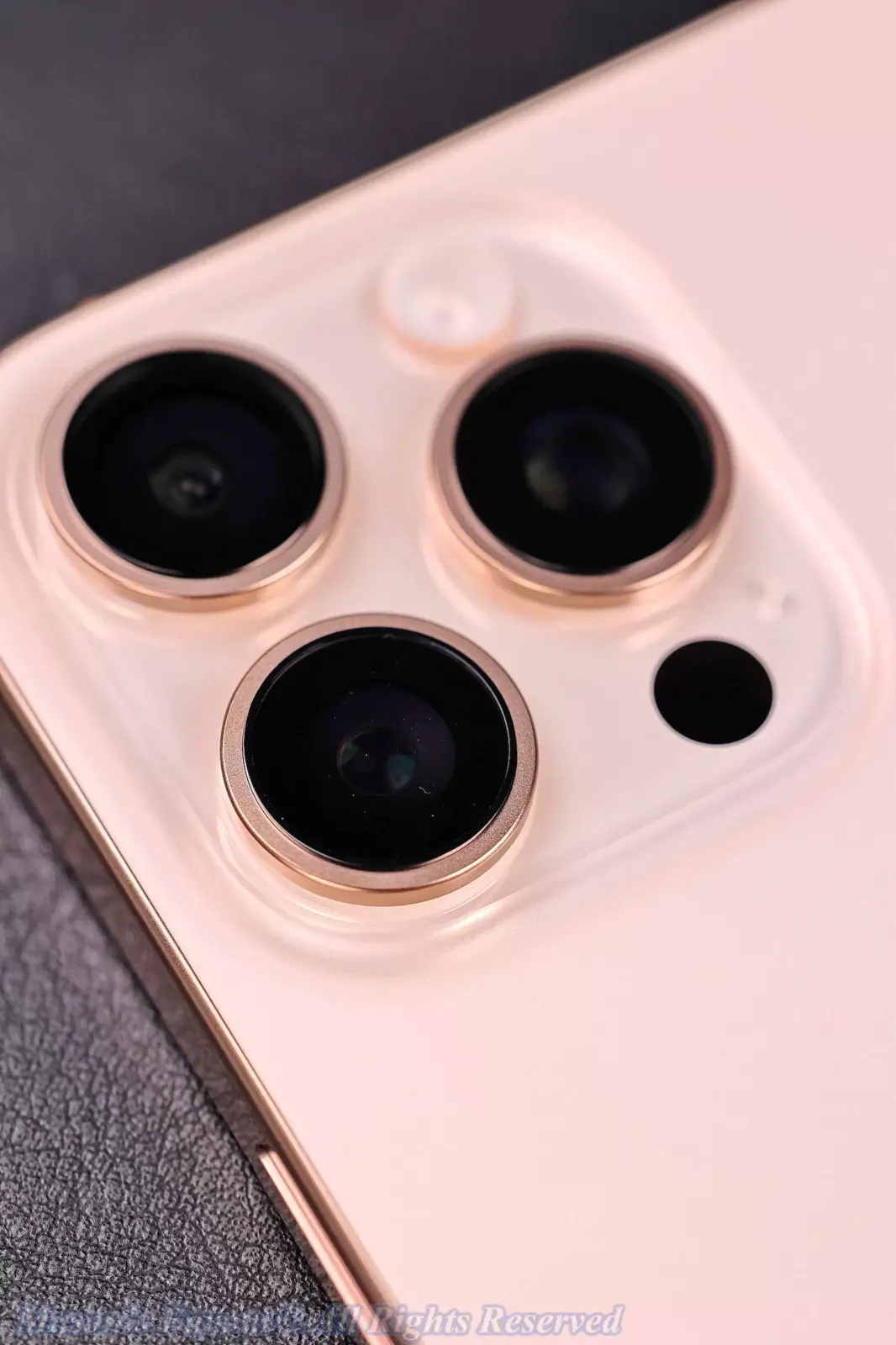 iPhone 16 Pro Max, Desert Titanium - Triple Camera Module