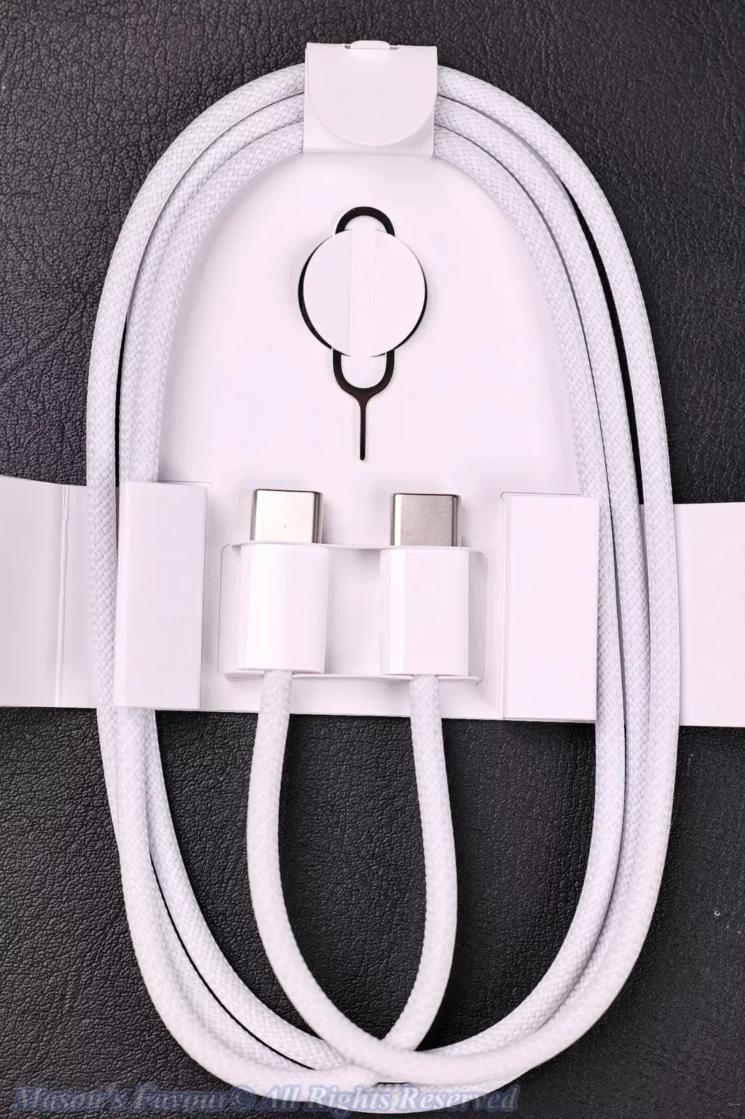 iPhone 16 Pro Max, Desert Titanium - Enlarged View, USB-C Cable 2