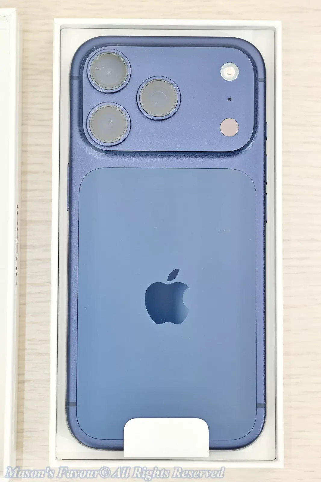 iPhone 17 Pro Deep Blue - iPhone 17 Pro Uncovred