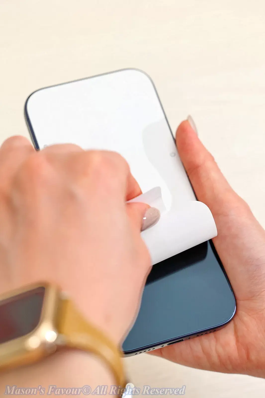 iPhone 17 Pro Deep Blue - Releasing the Protective Paper on the Screen of iPhone 17 Pro